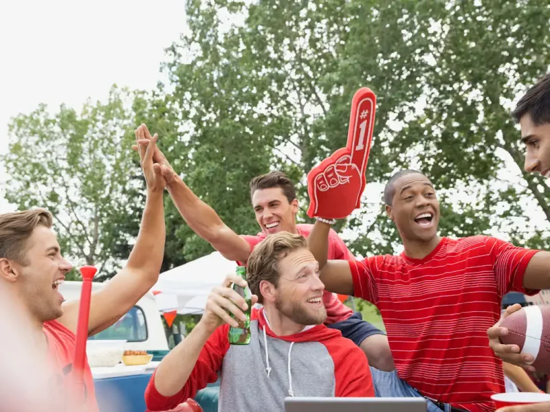 des Fans d'équipe en voiture