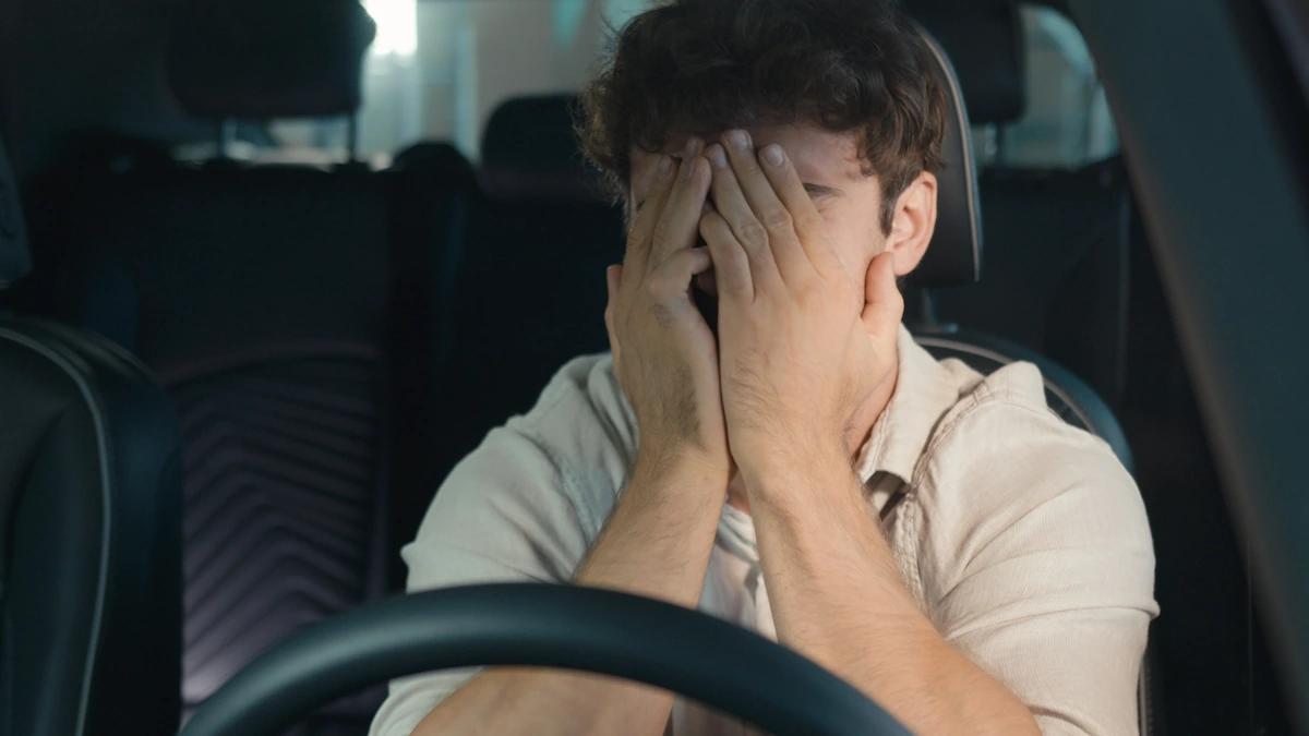 Un jeune homme qui a raté son permis